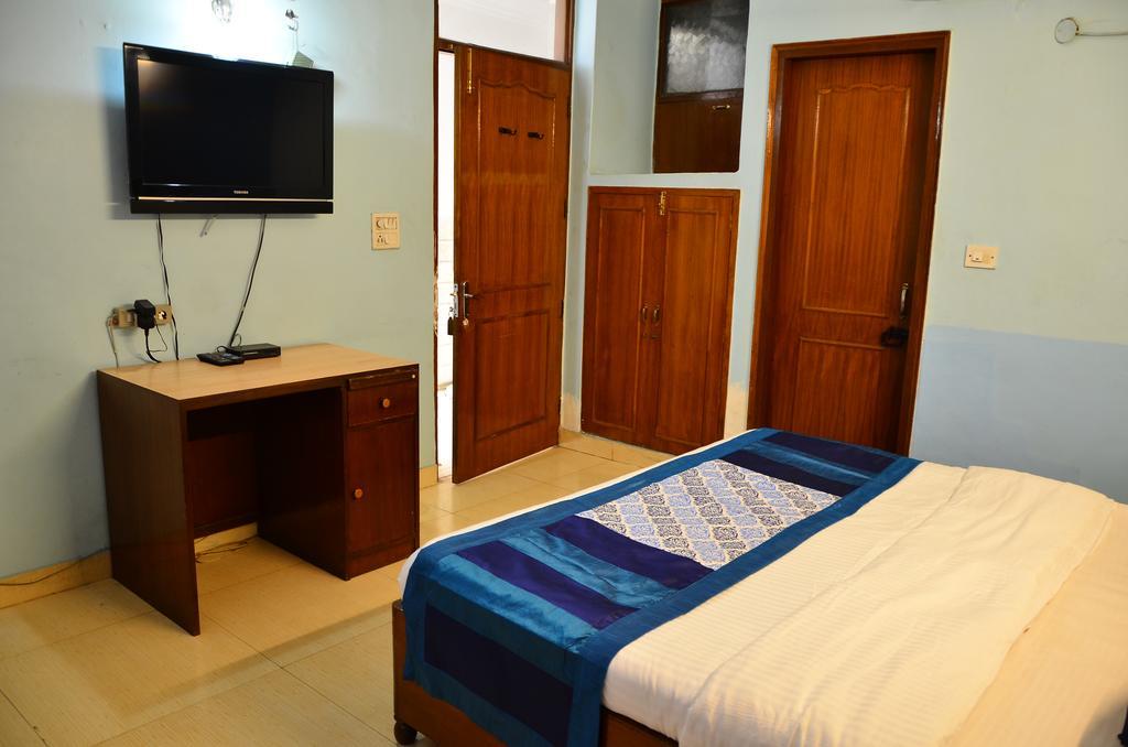 Airport Hotel Paradise International New Delhi Buitenkant foto
