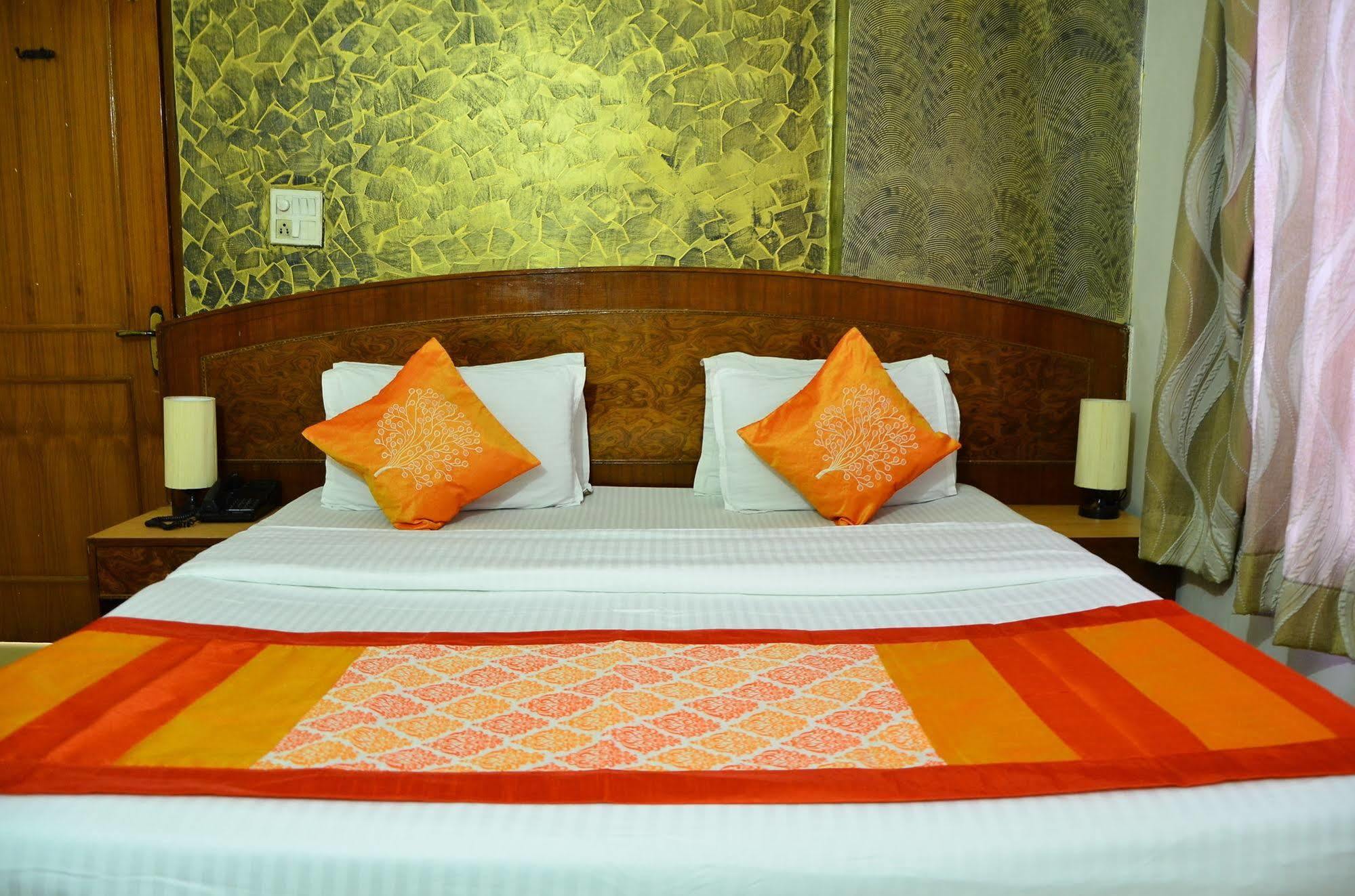 Airport Hotel Paradise International New Delhi Buitenkant foto
