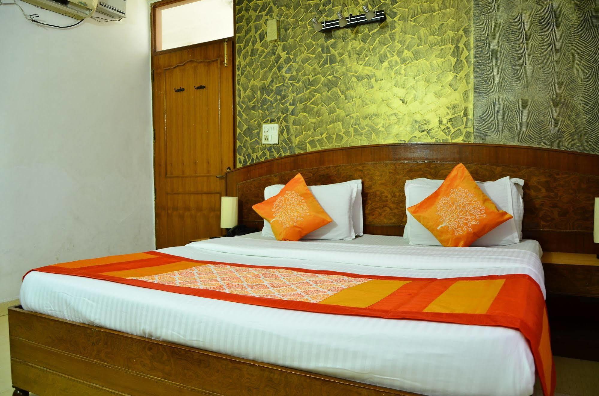 Airport Hotel Paradise International New Delhi Buitenkant foto